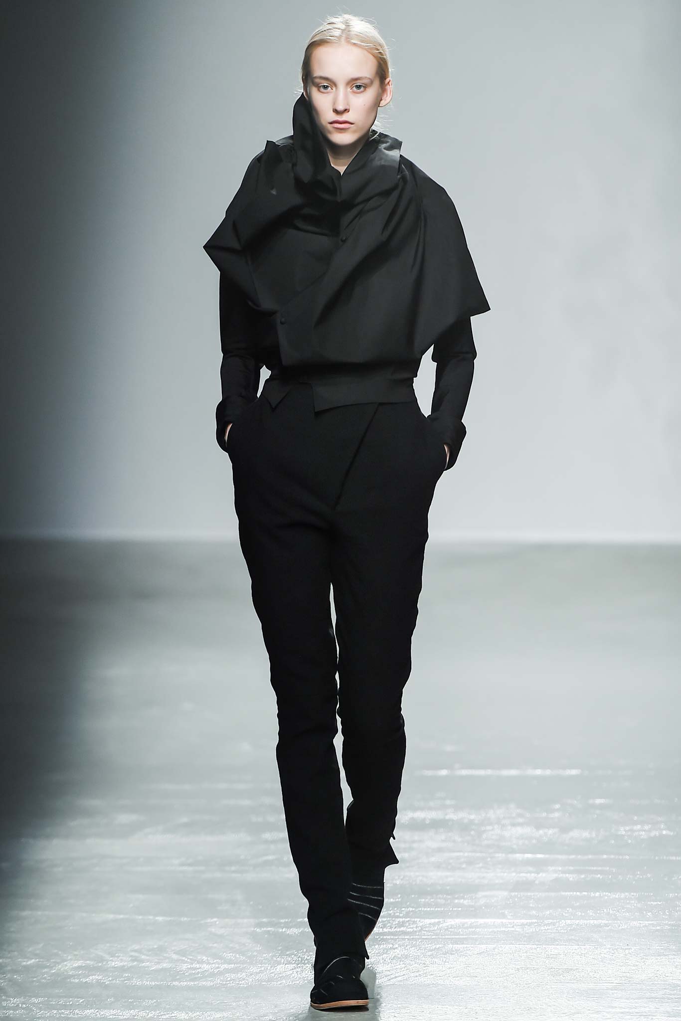 black cotton long-sleeve collared fitted draped top