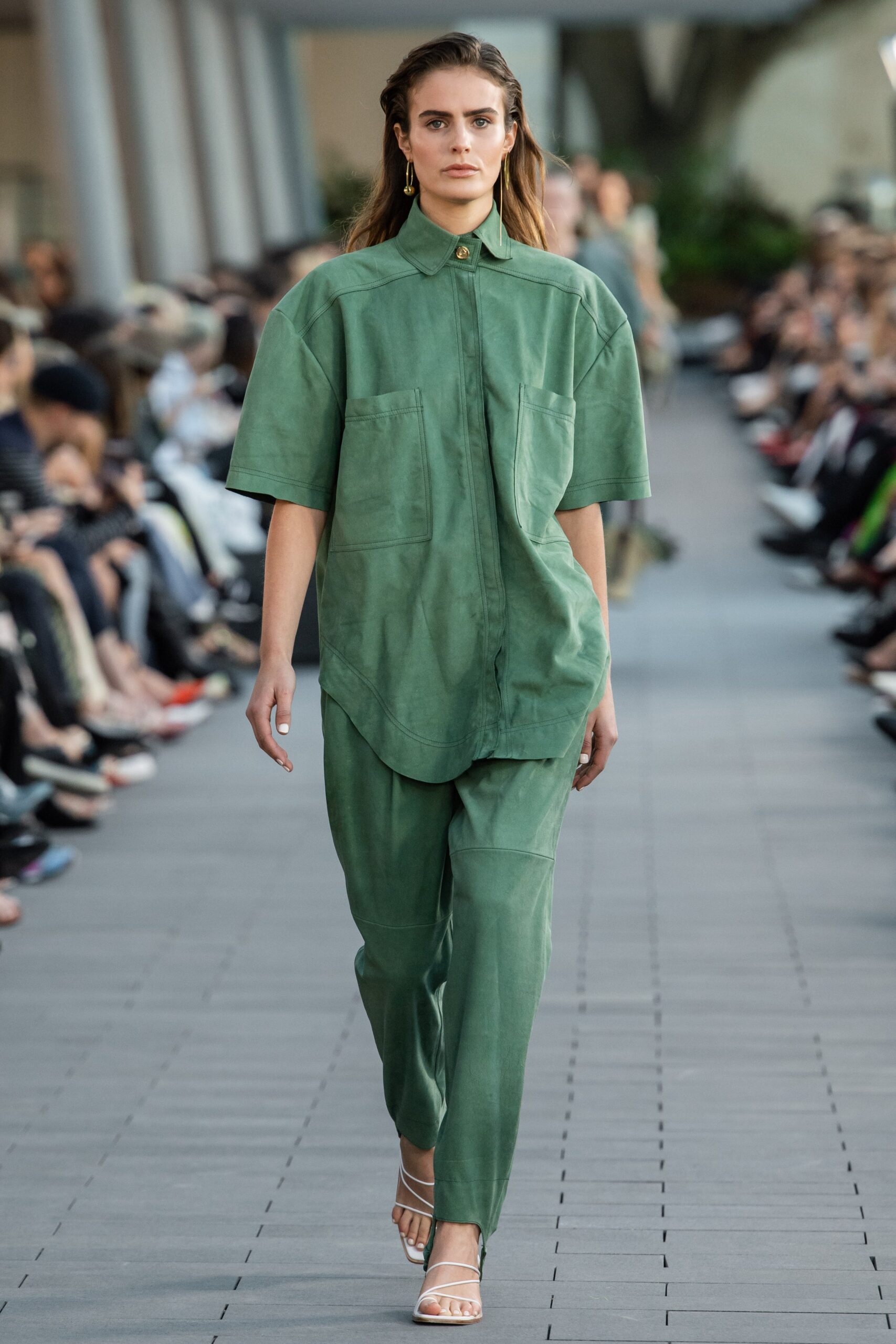 green silk short-sleeve collared relaxed buttoned shirt