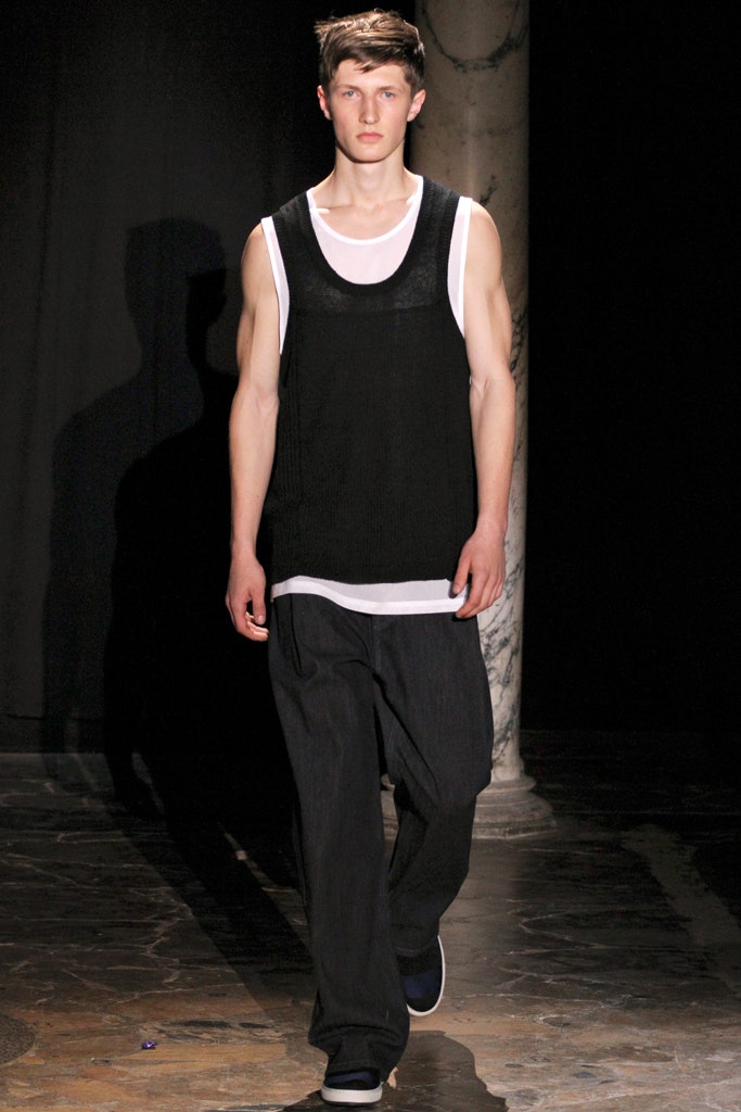 black cotton sleeveless collared fitted layered top