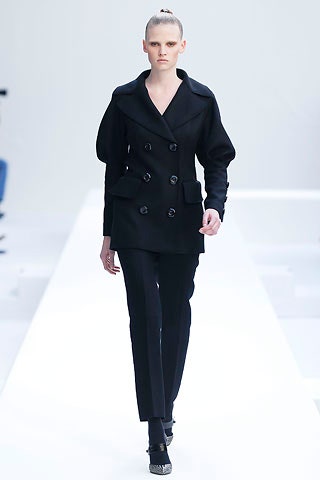 black wool long-sleeve collared fitted buttoned jacket