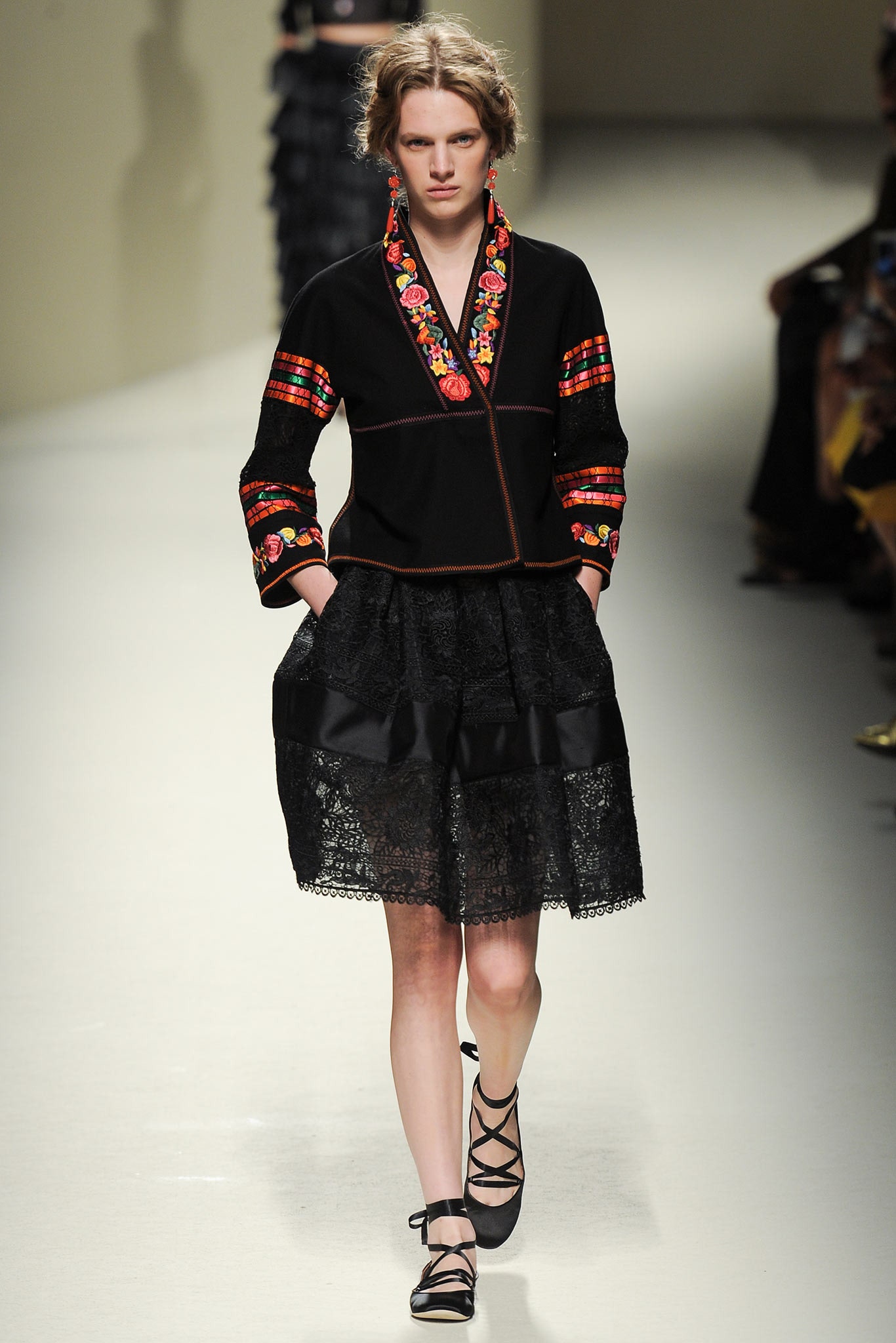 black lace fitted tiered short skirt