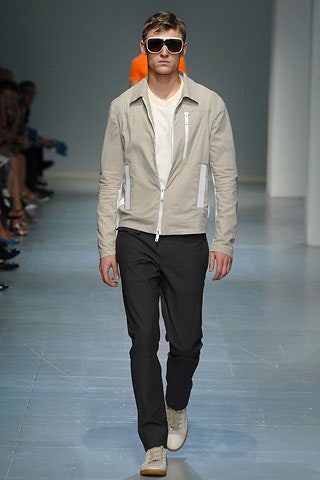 gray cotton long-sleeve collared fitted zippered jacket