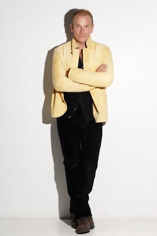 yellow tailored jacket with black shirt