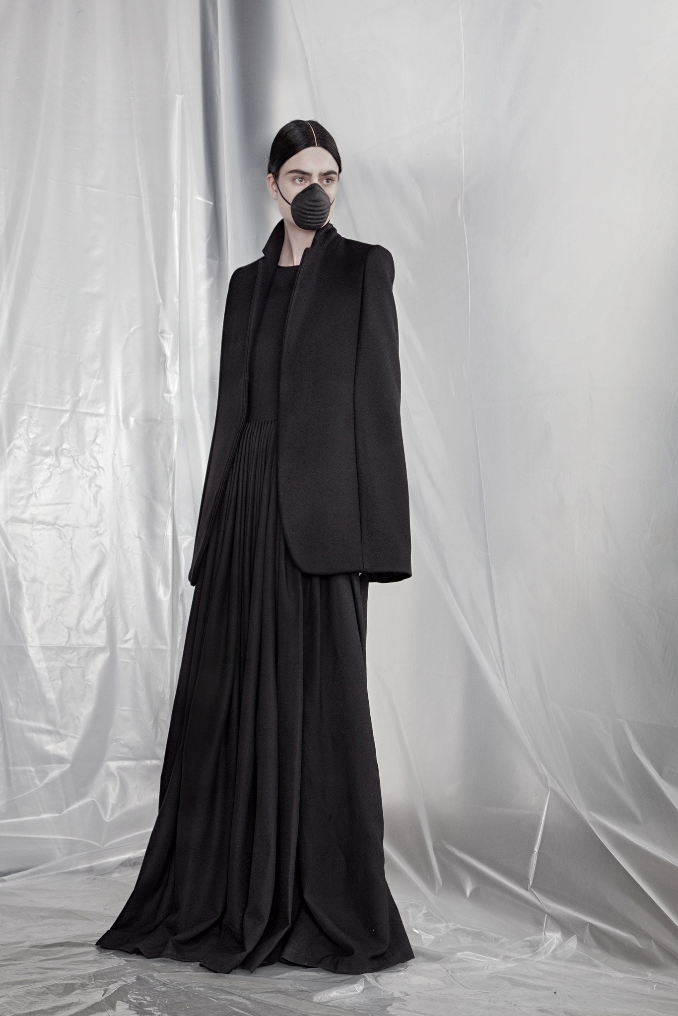 black wool long-sleeve collared structured coat