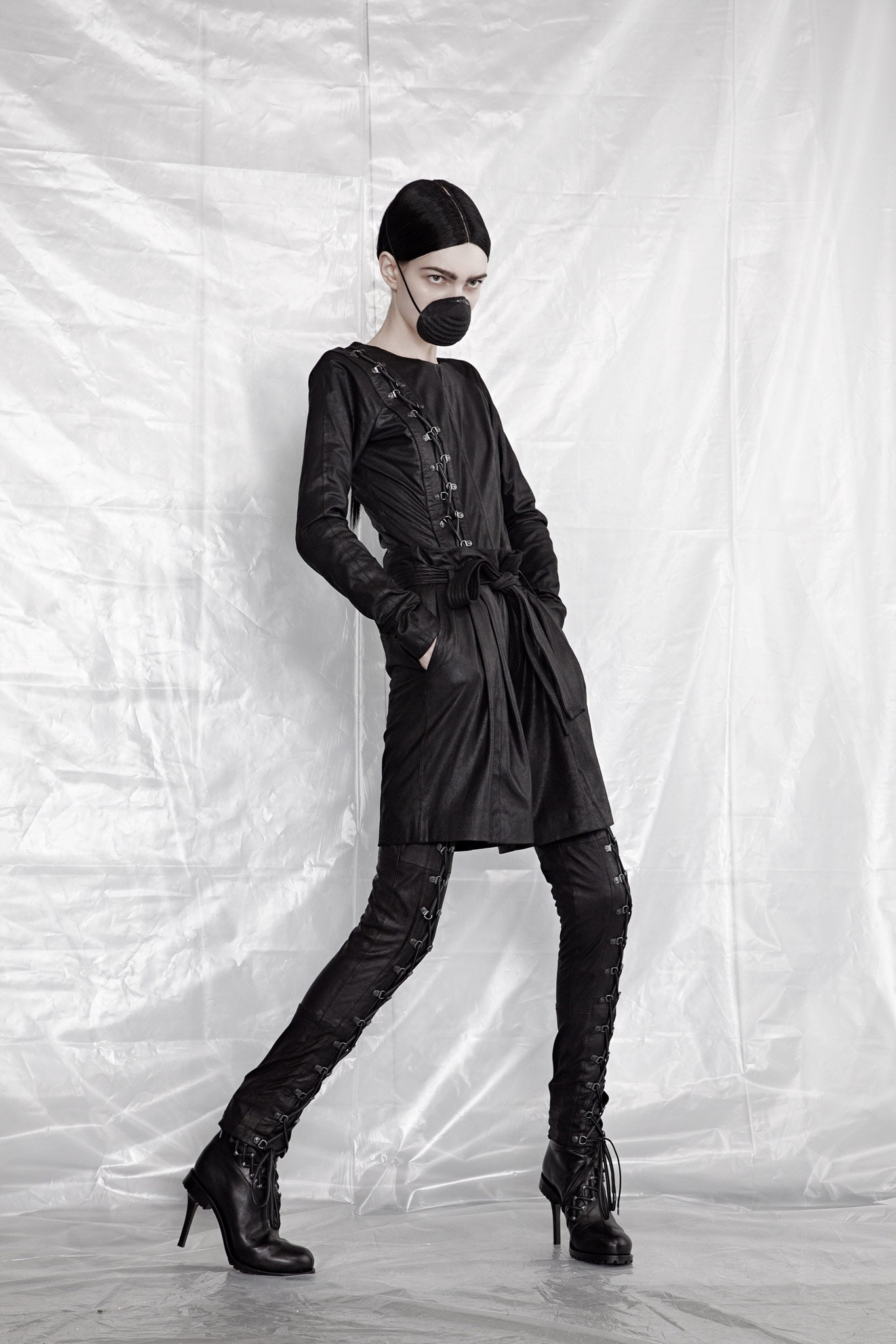 black leather long-sleeve fitted zippered pants