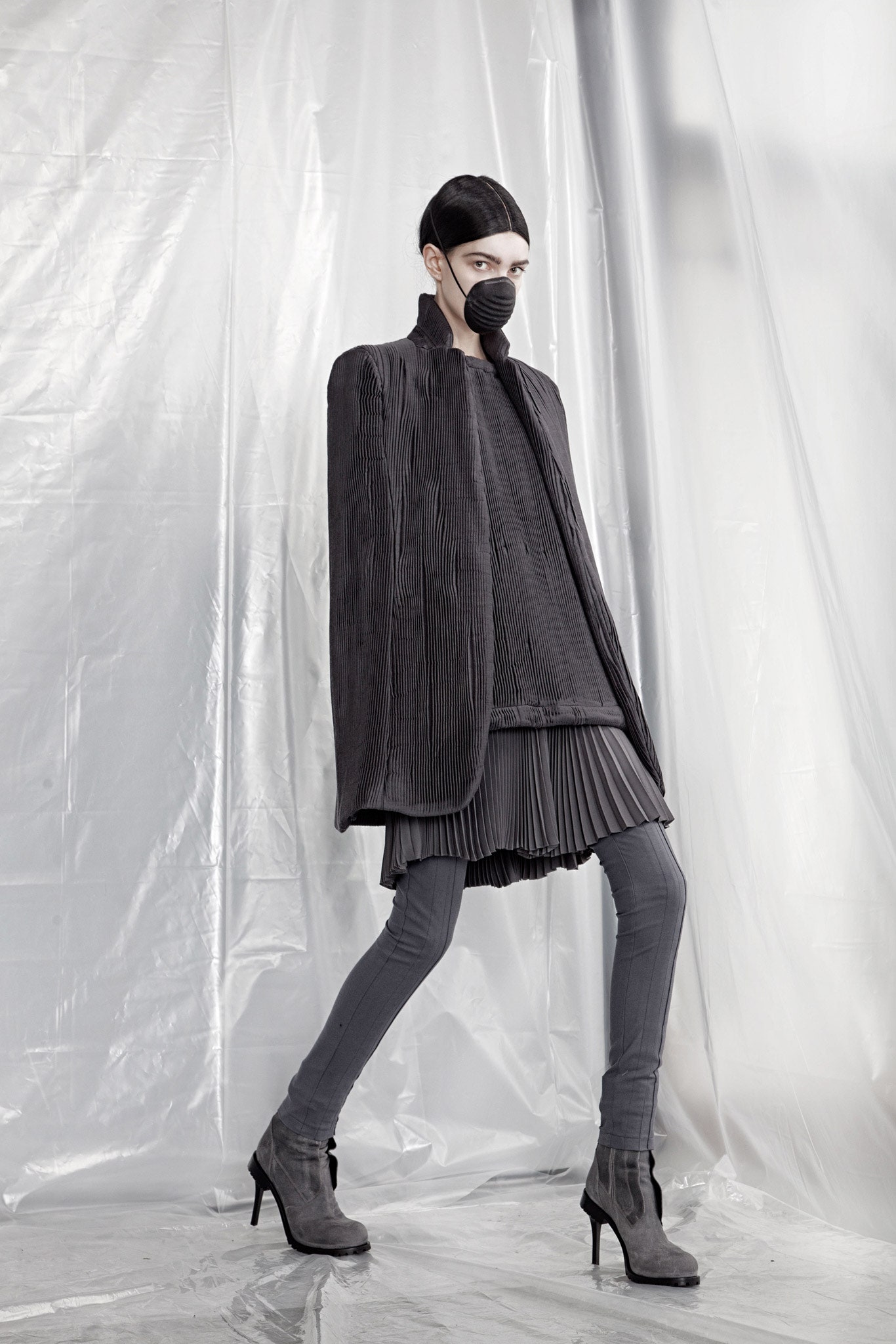black wool long-sleeve relaxed pleated cape