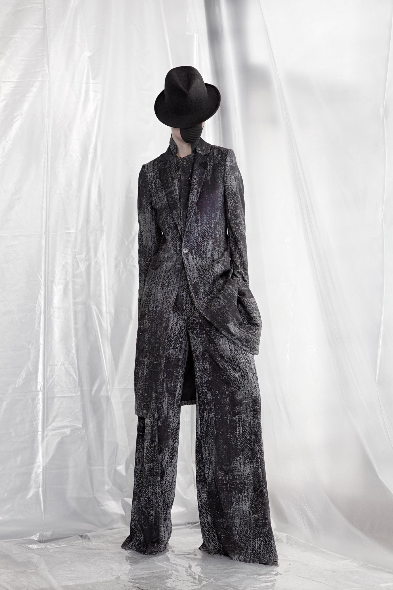 black silk long-sleeve collared relaxed buttoned wide-leg suit
