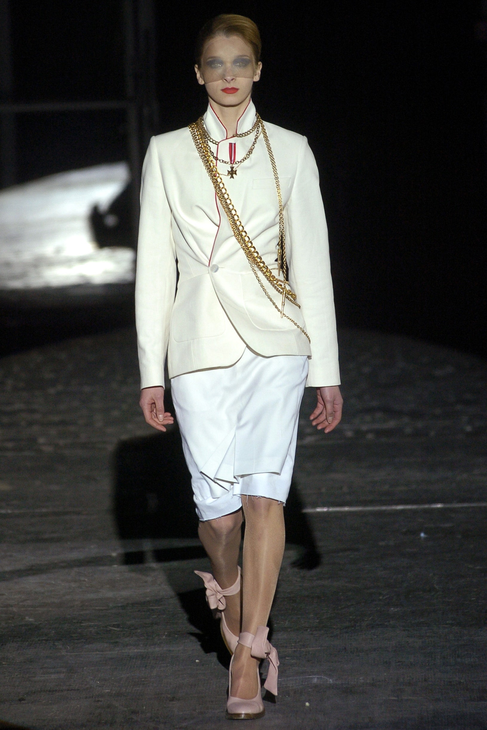 white tailored blazer with pencil skirt