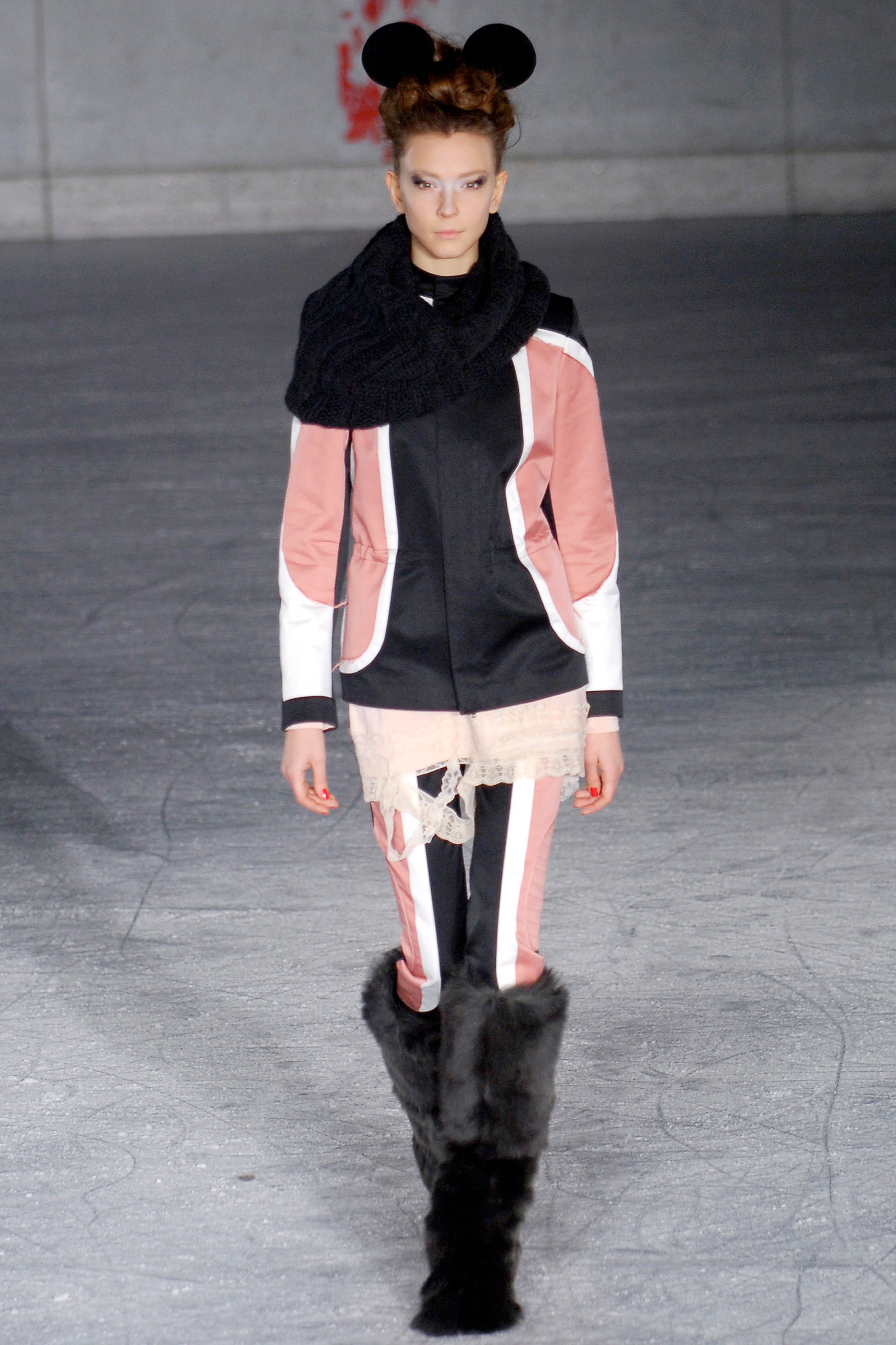 color-blocked fitted jacket with shorts