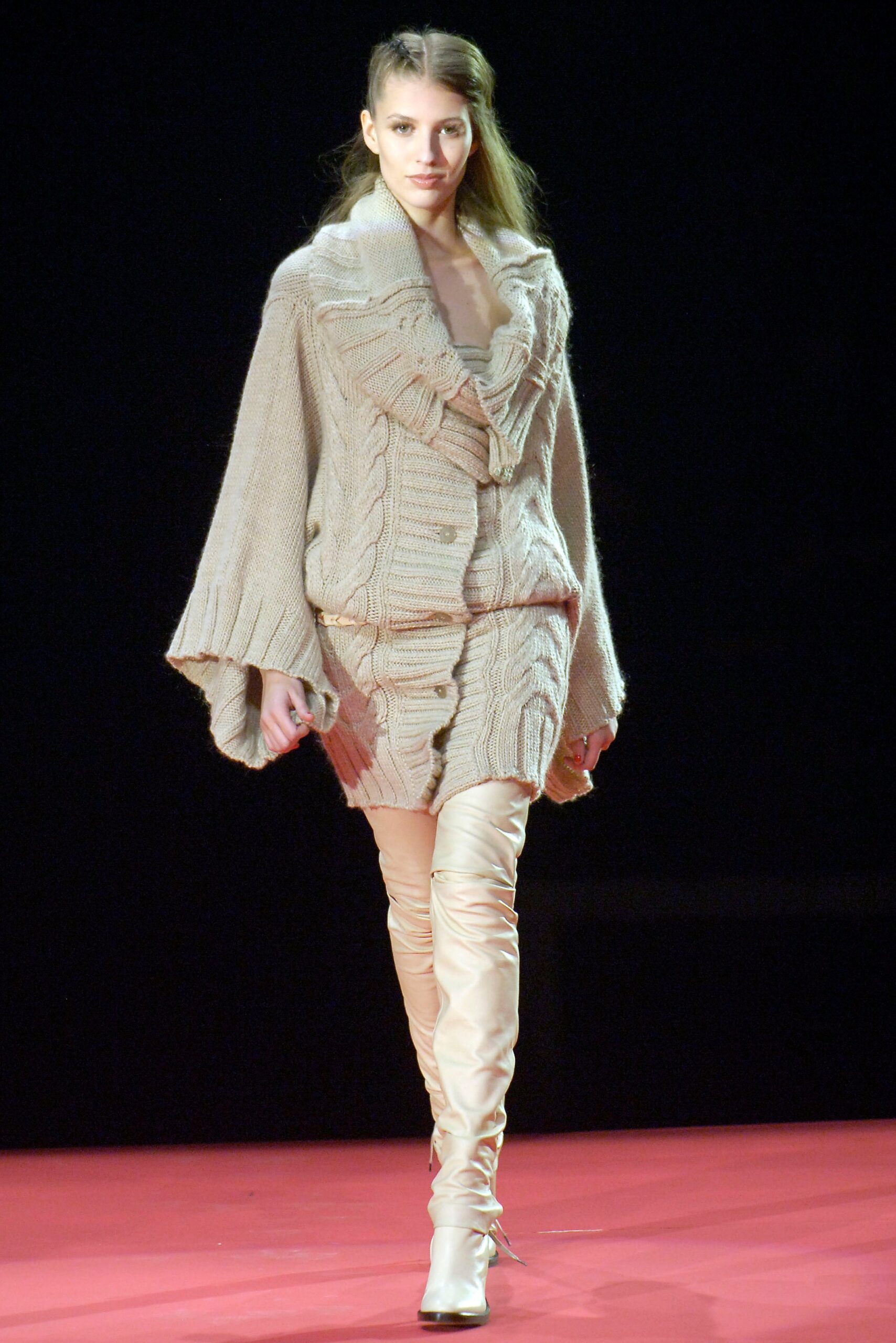 beige wool long-sleeve collared relaxed buttoned short sweater
