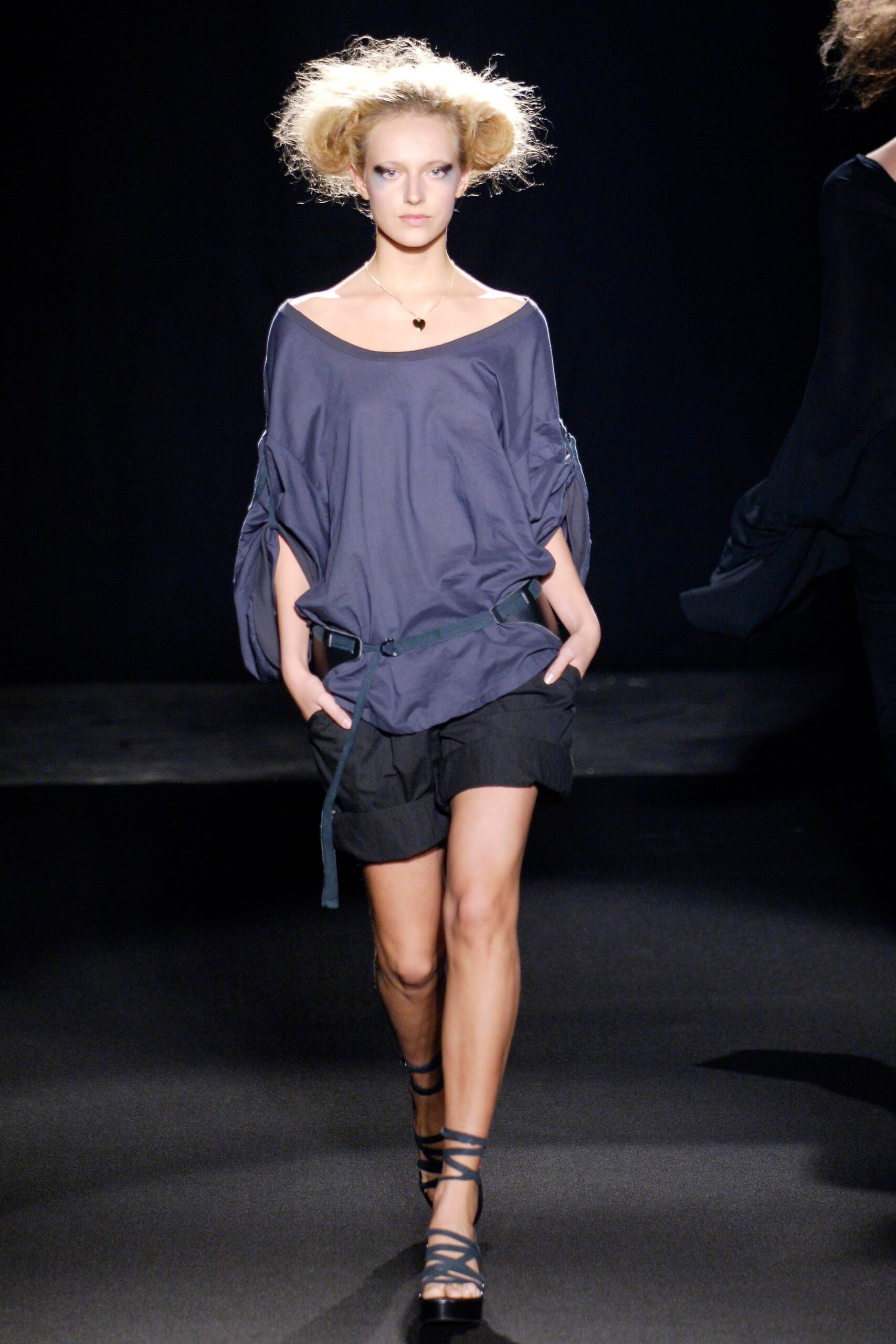 gray cotton short-sleeve off-shoulder relaxed draped top