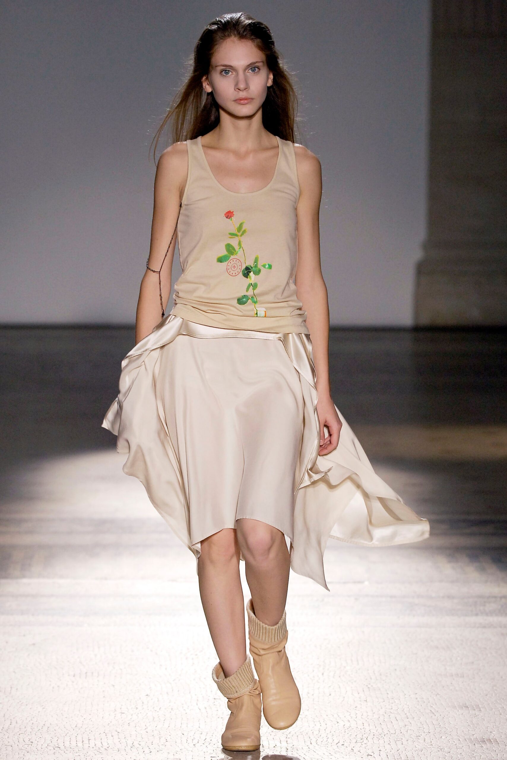 beige embroidered tank-top with cream skirt