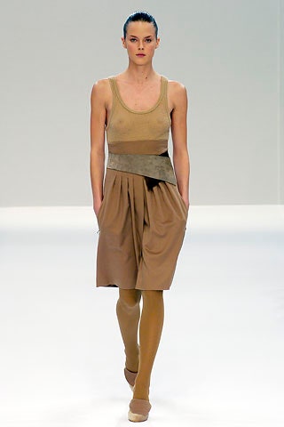 brown fitted sleeveless dress