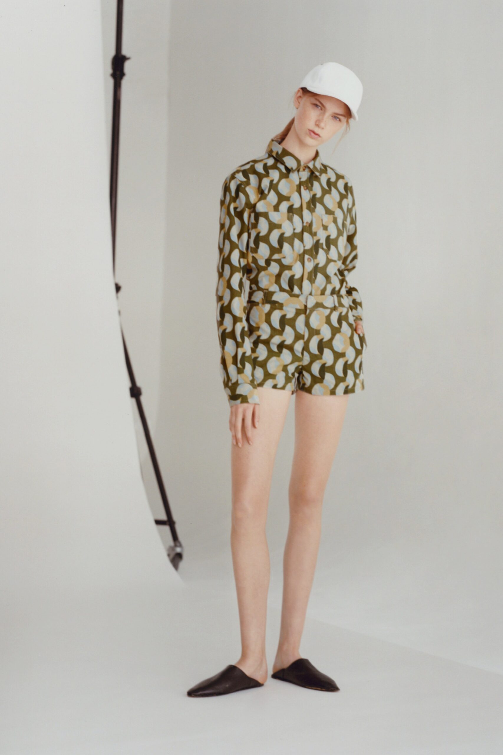 green fitted printed short shorts