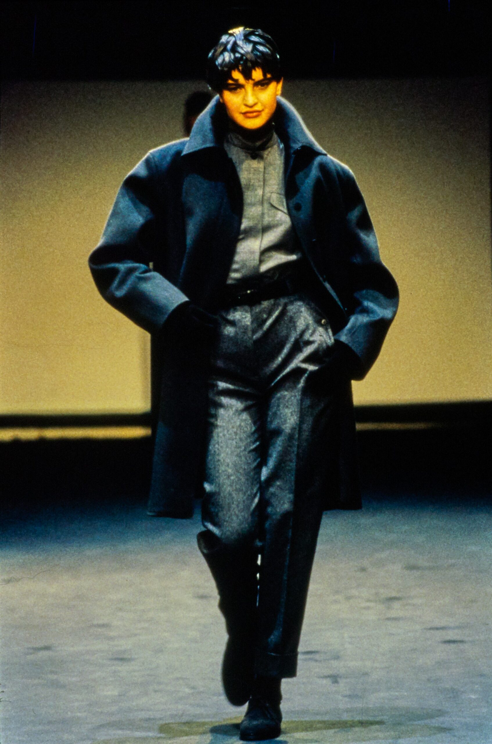 black wool long-sleeve collared oversized buttoned coat