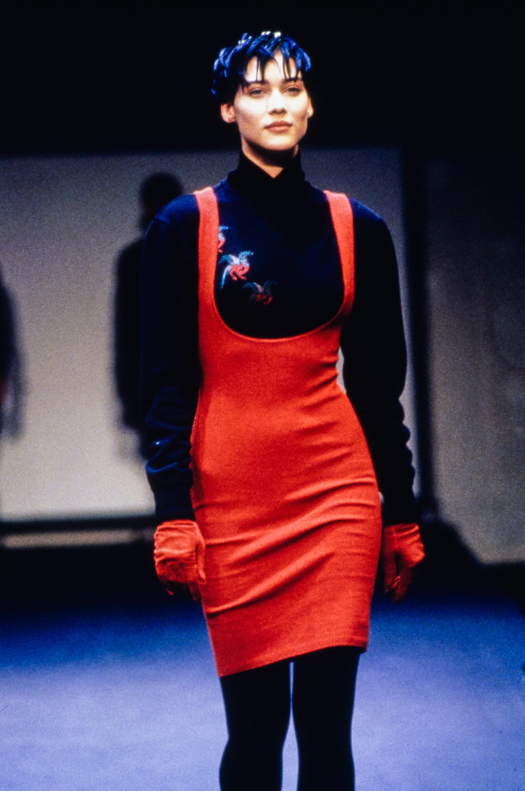 red cotton fitted gloves