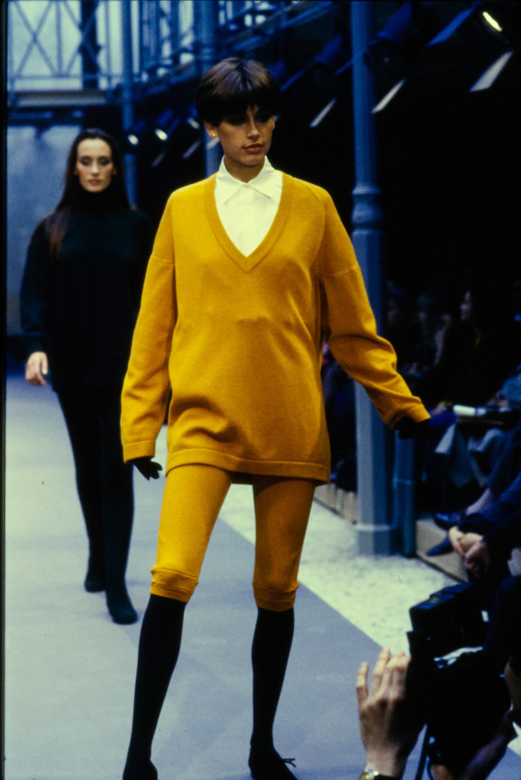 oversized yellow sweater with leggings
