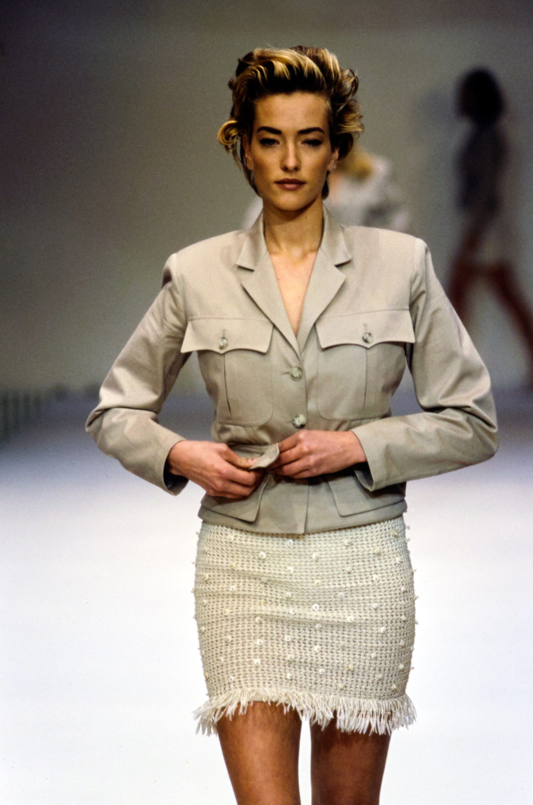 beige cotton long-sleeve collared tailored buttoned jacket
