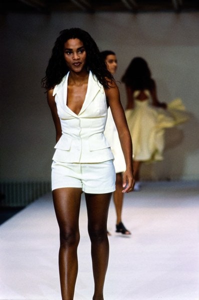 white cotton fitted straight-leg shorts