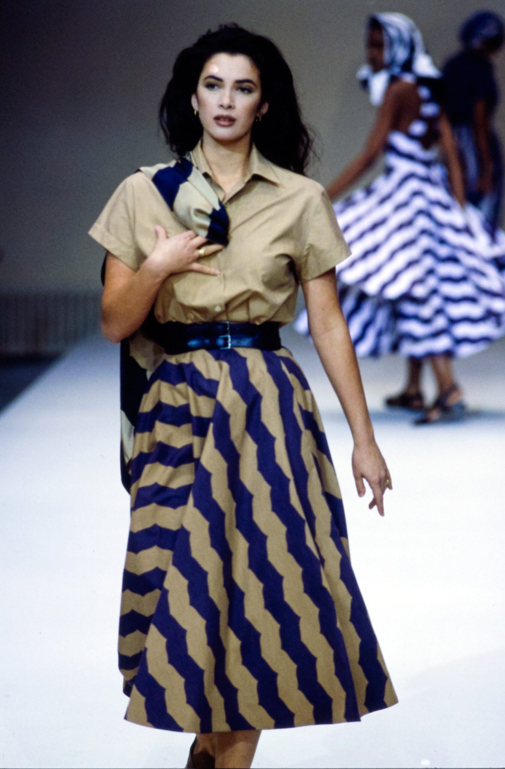beige cotton short-sleeve collared fitted a-line printed dress