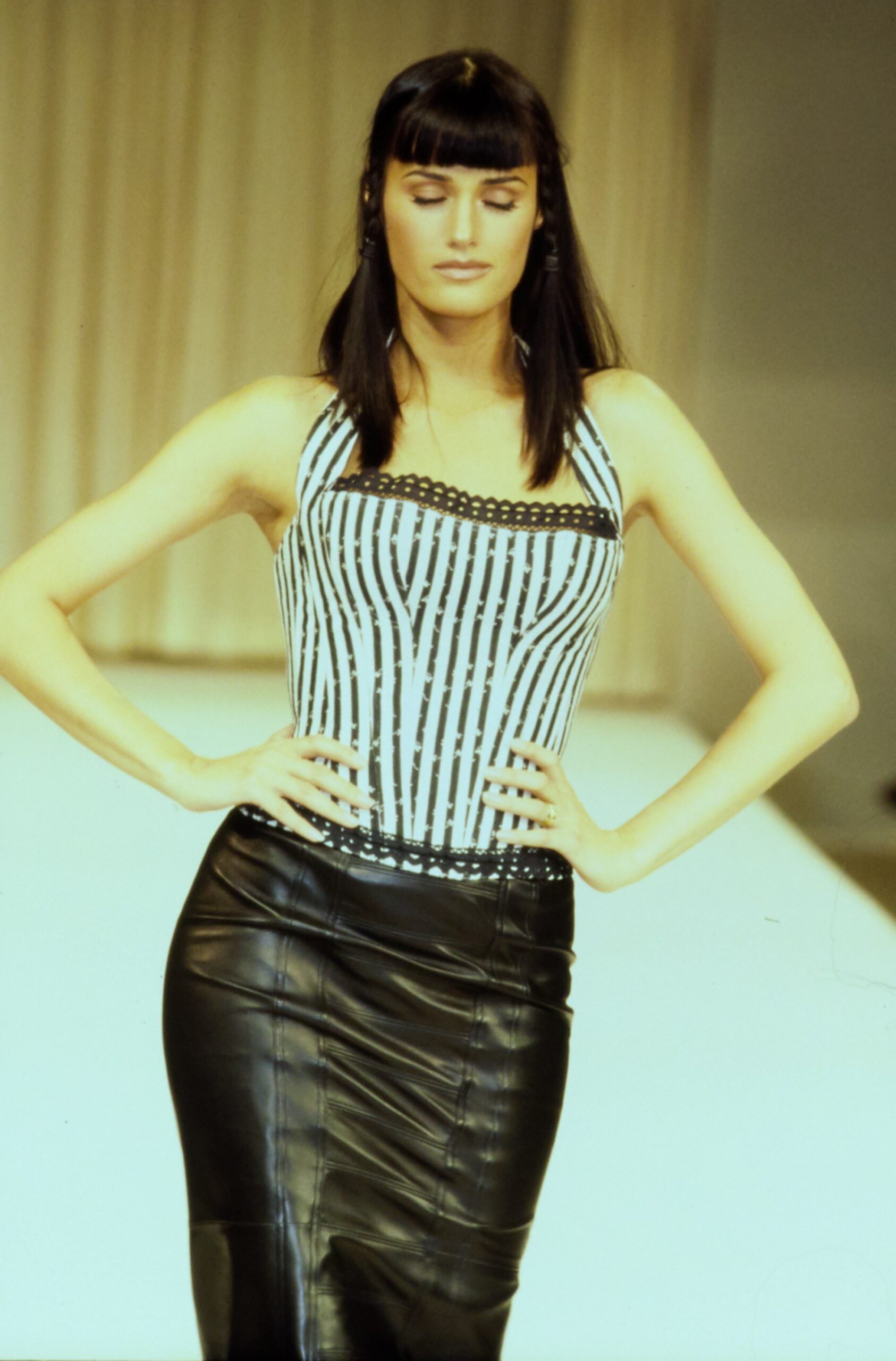 black cotton sleeveless v-neck fitted striped bustier