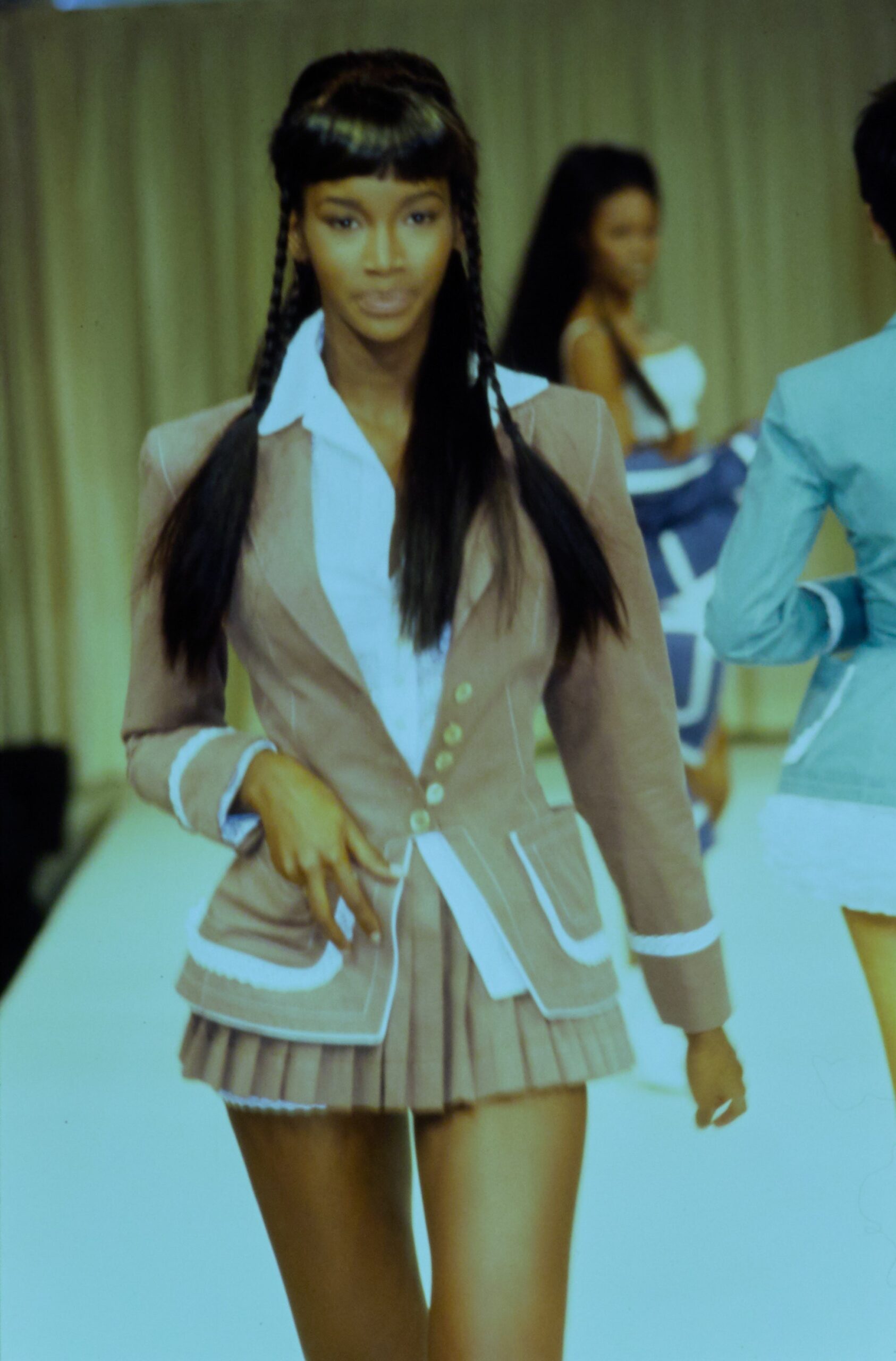 beige long-sleeve collared fitted buttoned pencil blazer