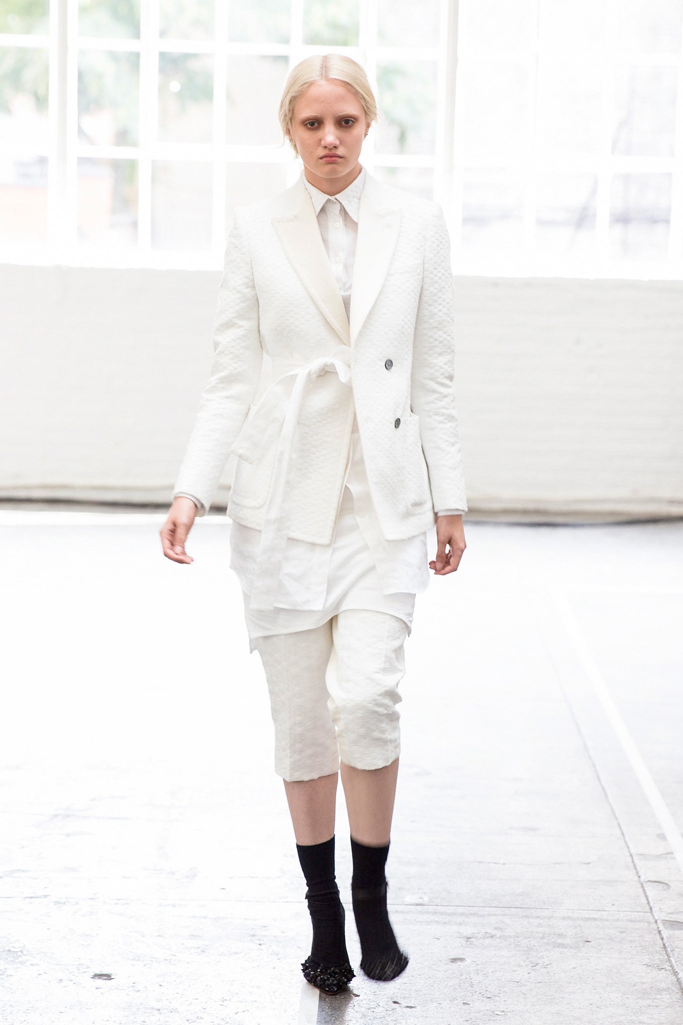 white cotton long-sleeve collared tailored zippered blazer