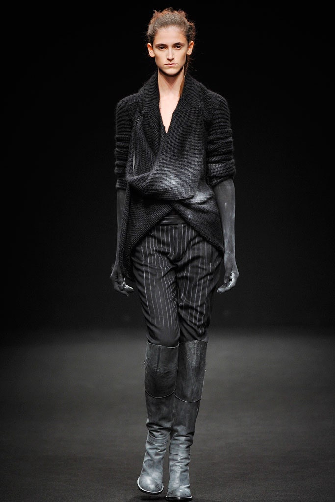 black relaxed sweater with slim pants