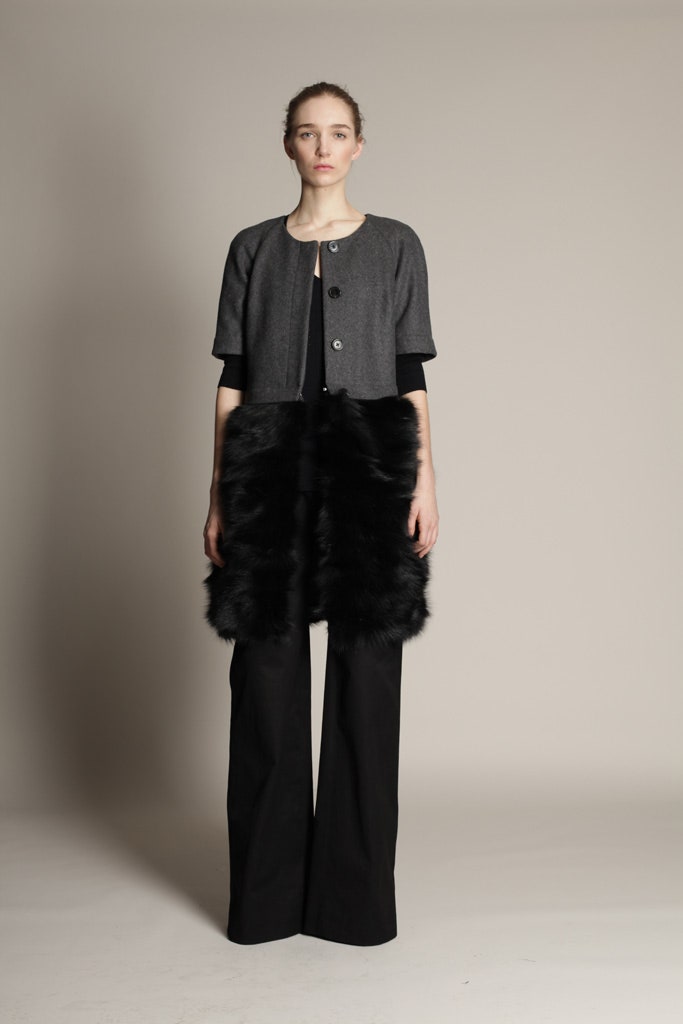 gray wool short-sleeve collared fitted buttoned jacket