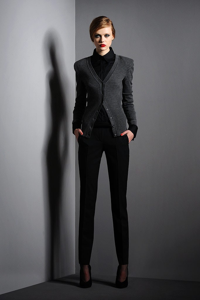 gray structured blazer with black shirt