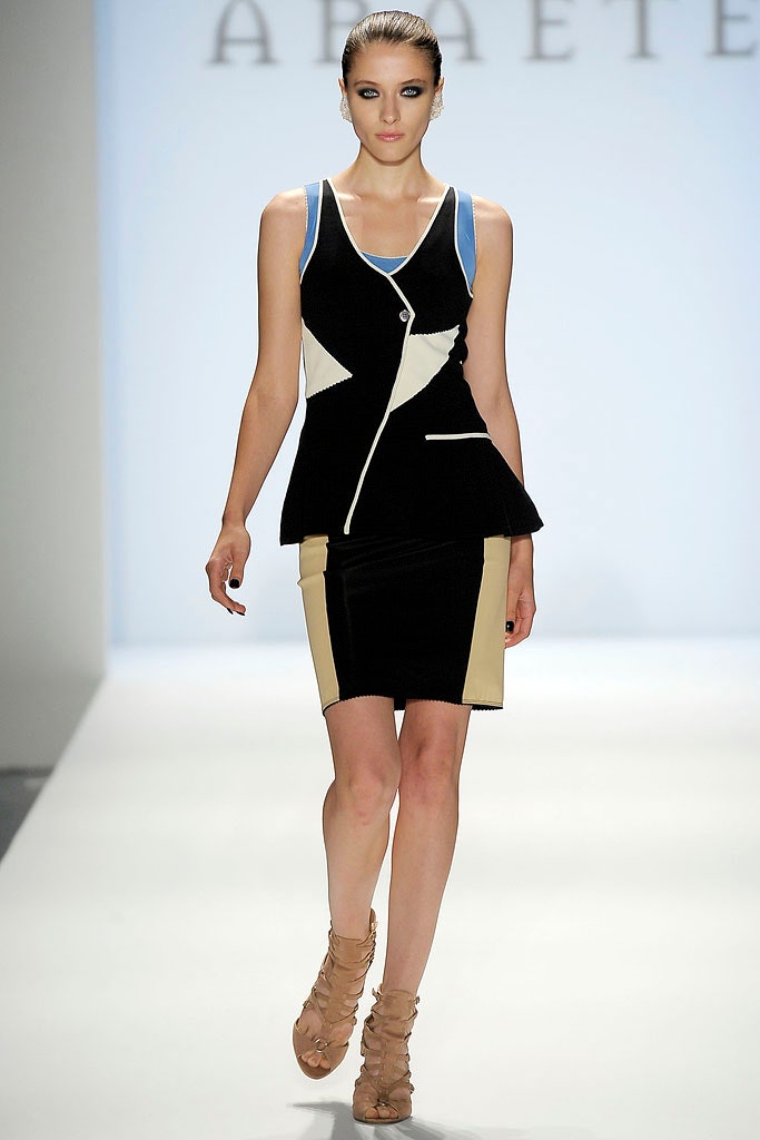 fitted color-blocked mini dress