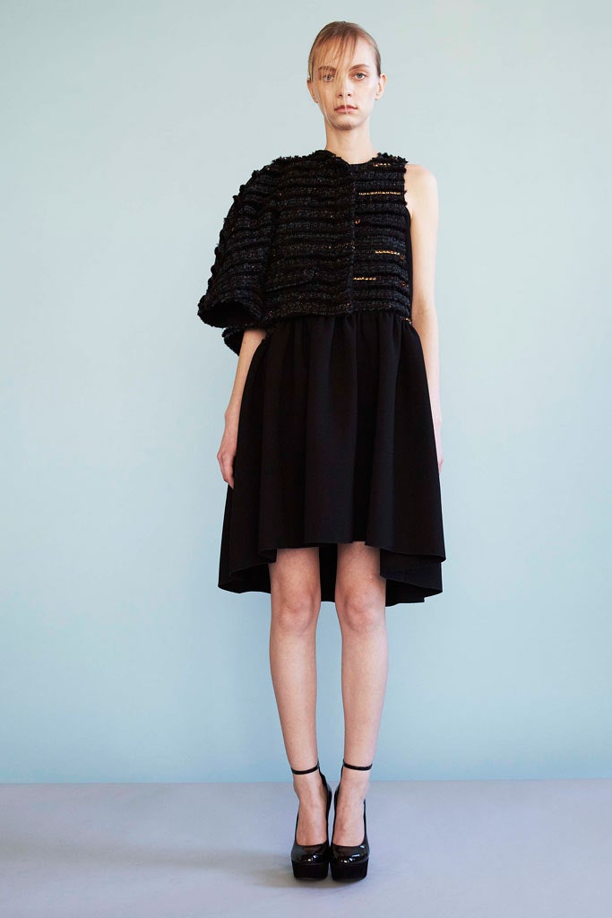black cotton sleeveless relaxed pleated cape