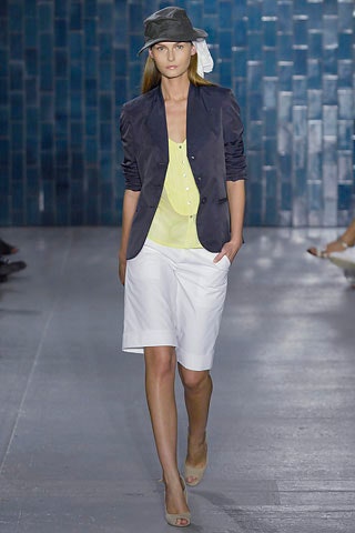 navy blazer with yellow top