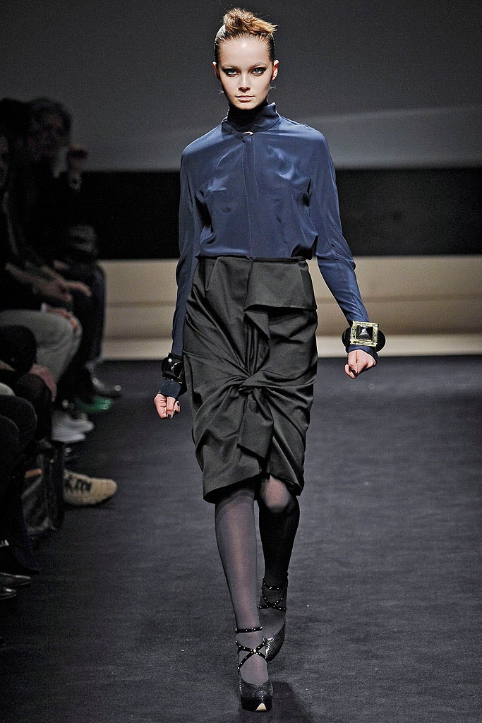black cotton fitted ruched skirt