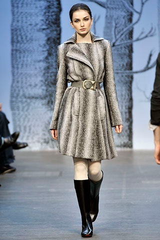gray wool long-sleeve collared fitted belted pleated coat