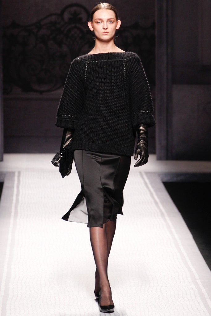 black fitted top and pencil skirt