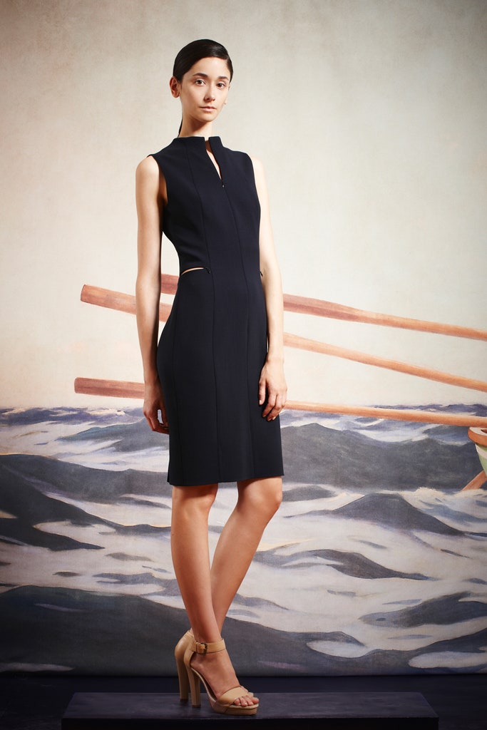 black fitted sleeveless dress