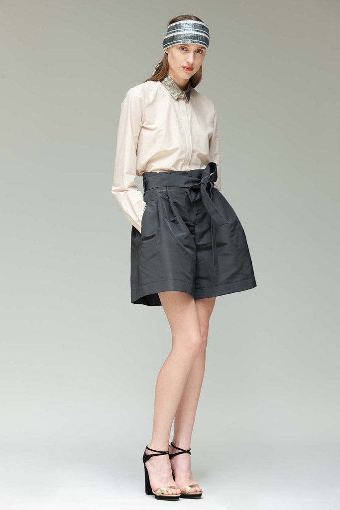 beige fitted shirt gray pleated shorts