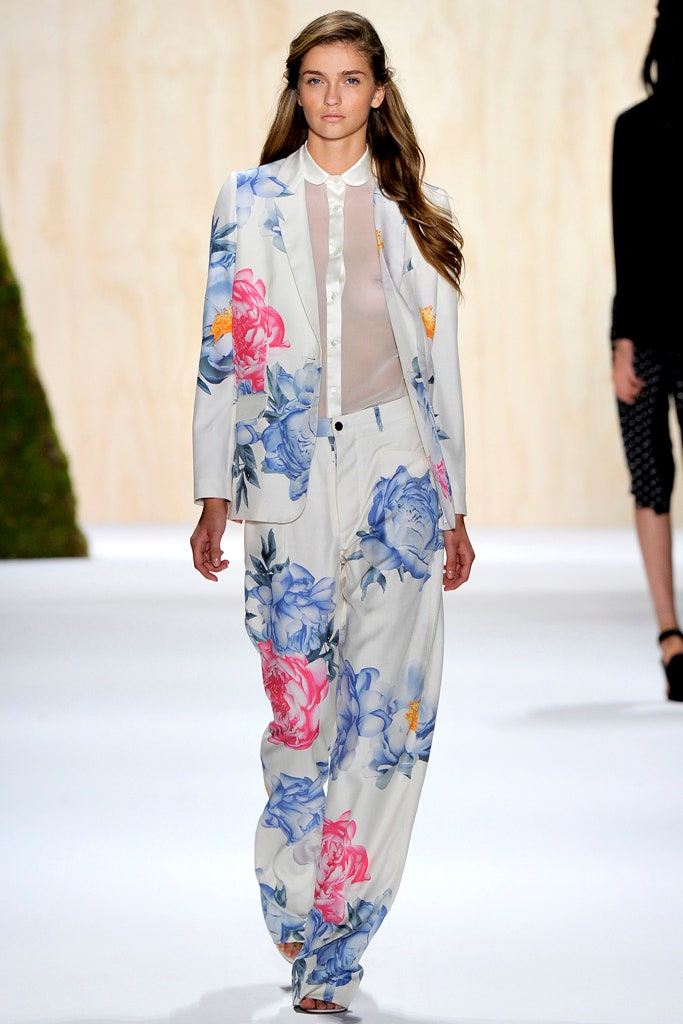 white cotton long-sleeve collared relaxed floral buttoned suit