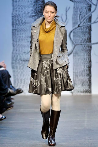 gray wool long-sleeve collared tailored buttoned jacket