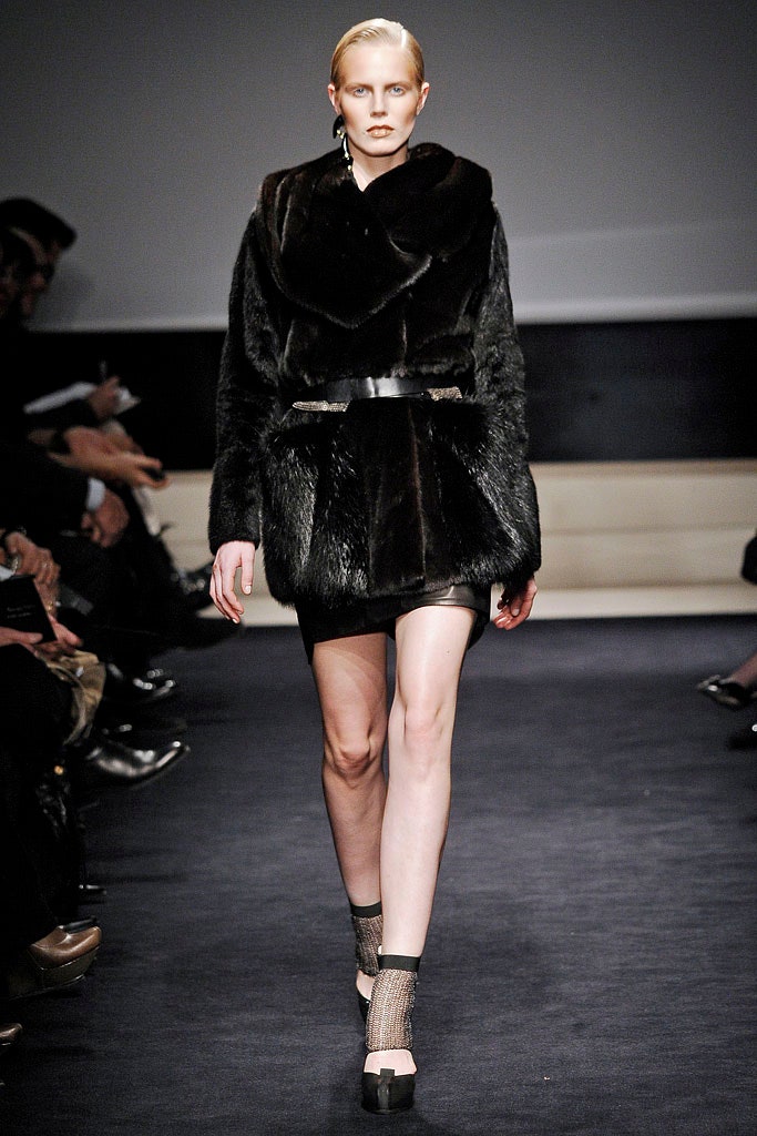 black fur long-sleeve collared fitted belted coat