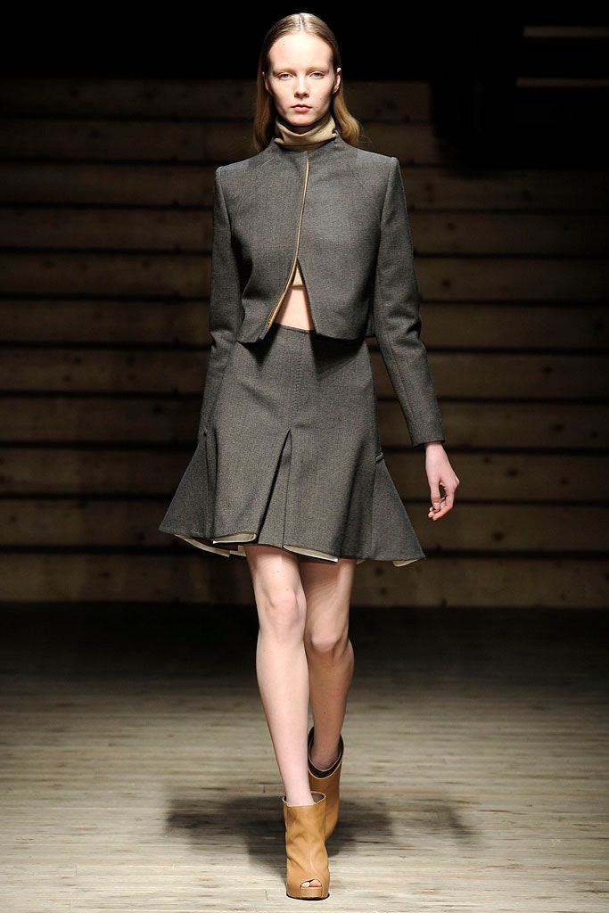 gray wool long-sleeve collared fitted structured zippered jacket