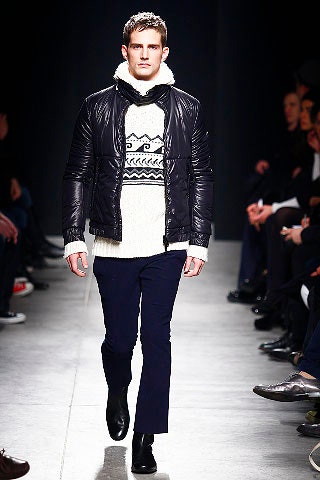 black leather long-sleeve collared fitted zippered jacket