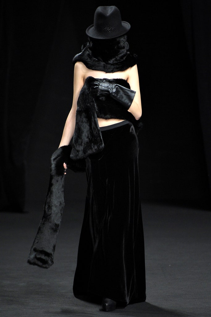 black velvet sleeveless maxi dress