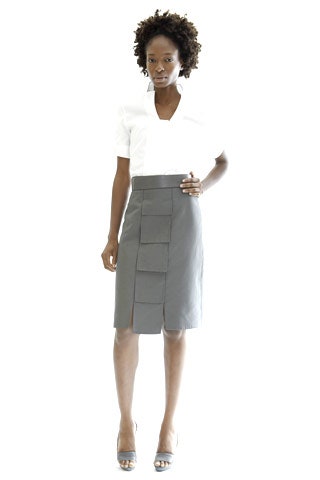 white cotton short-sleeve v-neck fitted pleated blouse