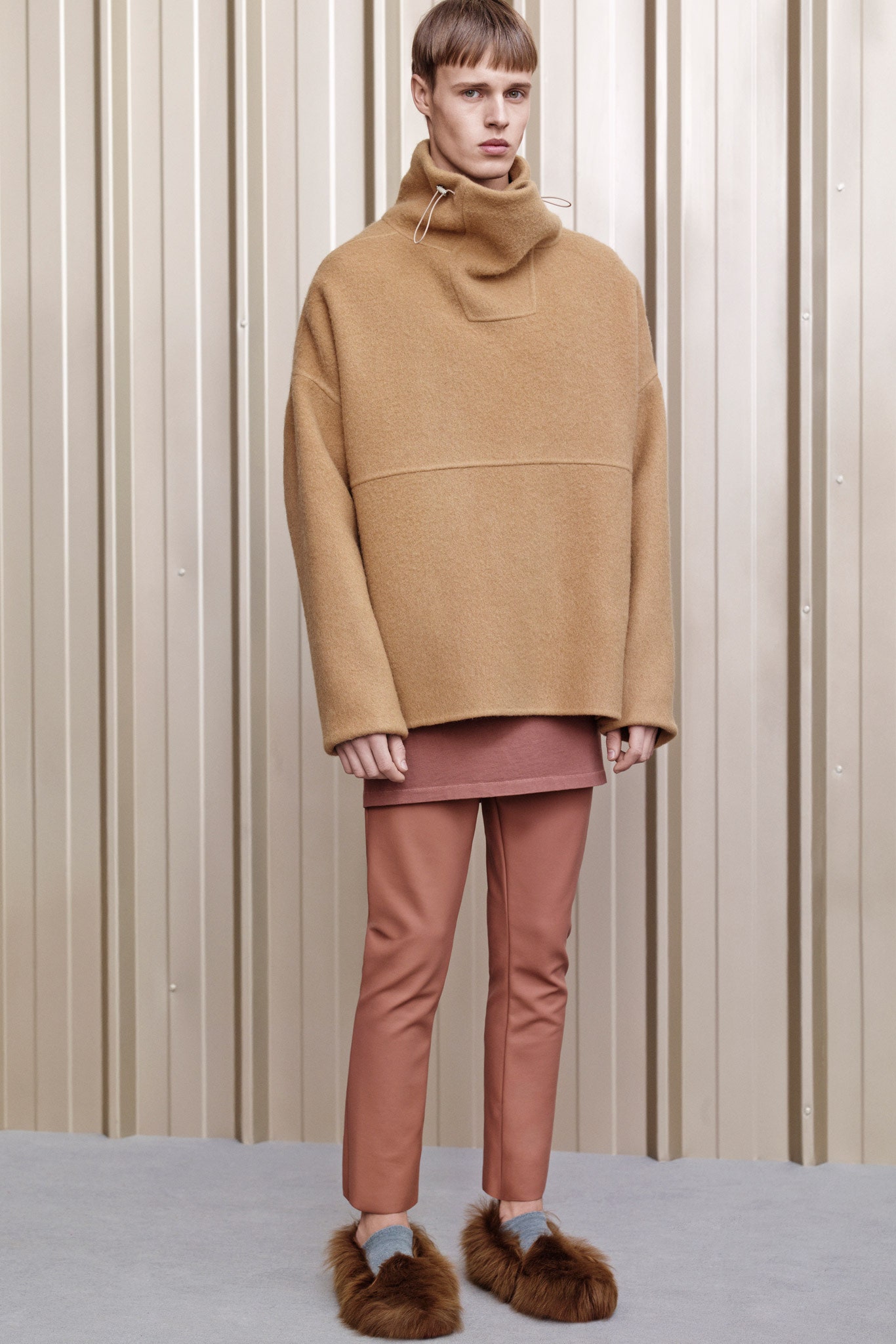brown oversized sweater with pink pants