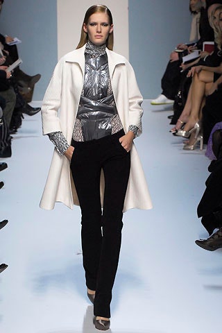 white wool long-sleeve collared fitted structured coat