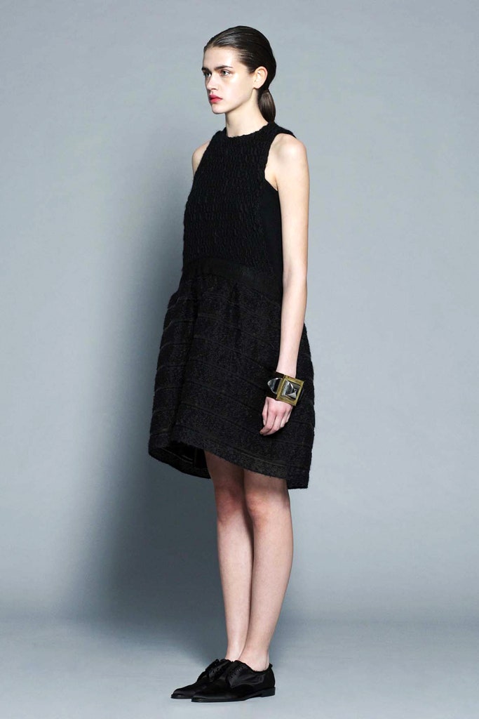 black fitted sleeveless dress