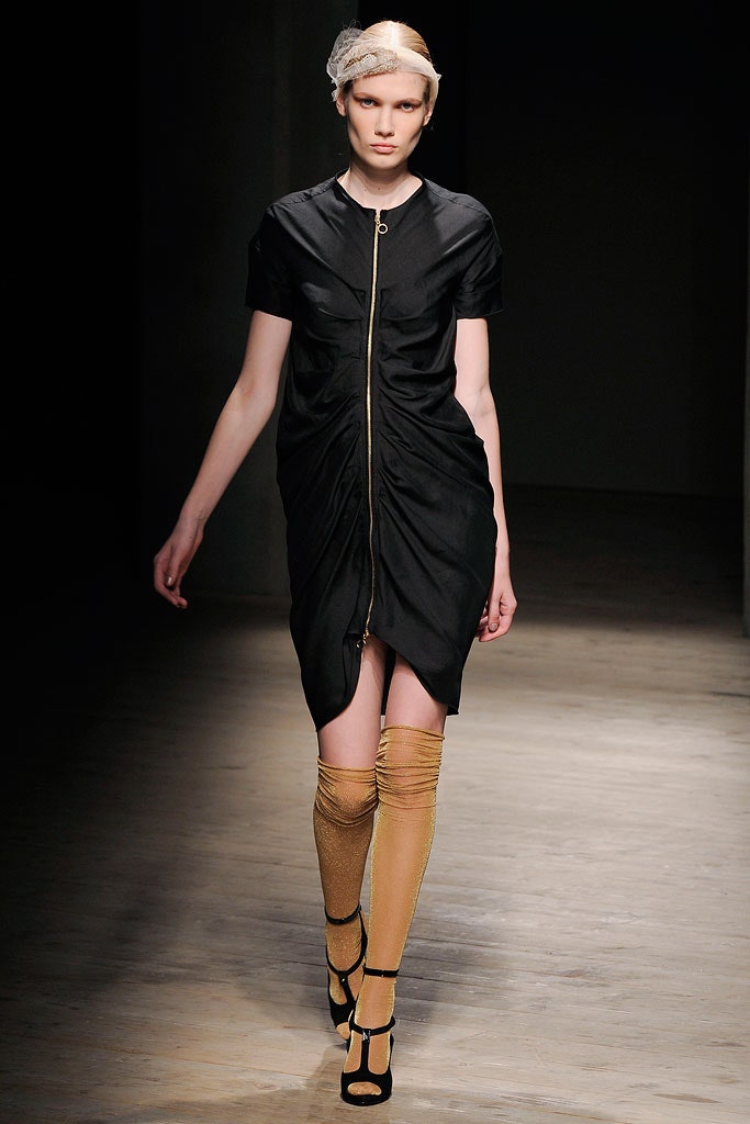 black silk short-sleeve fitted zippered ruched mini dress