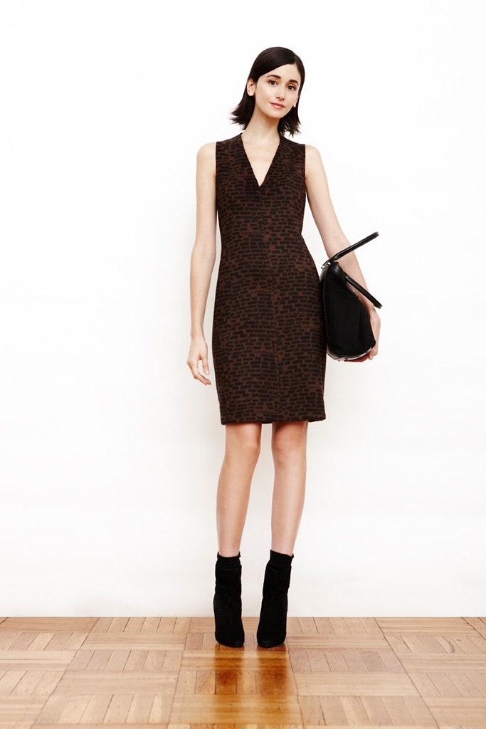 fitted brown sleeveless dress